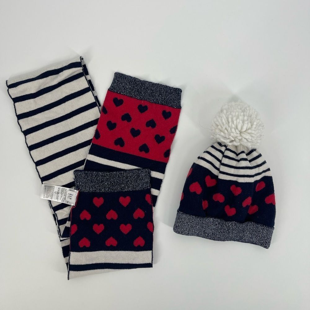 🌱 Gap Kids hat and scarf